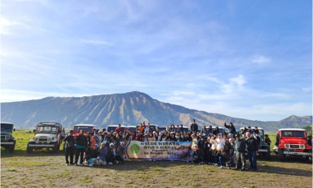 MTsN 5 Sleman Laksanakan Outing Class ke Bromo dan Malang