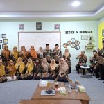 MTSN 3 SLEMAN NGANGSU KAWERUH KE PERPUSTAKAAN MTSN 5 SLEMAN