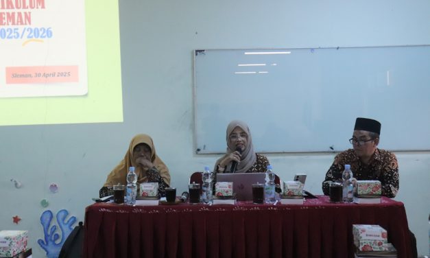 APRESIASI TINGGI REVIEW KURIKULUM MTsN 5 SLEMAN