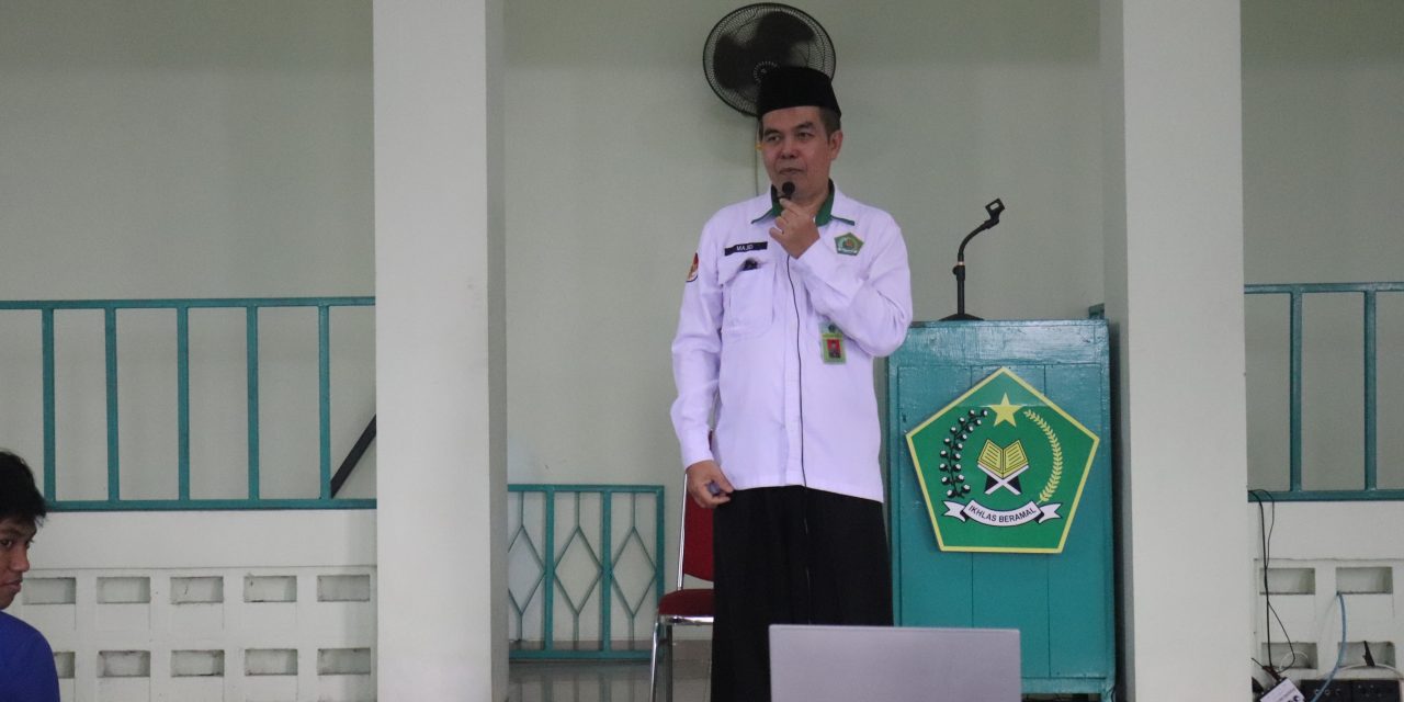 PENGAJIAN TAHUN BARU HIJRAH MTsN 5 SLEMAN: KESERIUSAN MENGHASILKAN KEMULIAAN