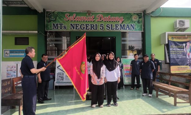 Jalan Sehat, Doorprize, dan Kado Silang Meriahkan HAORNAS di MTsN 5 Sleman