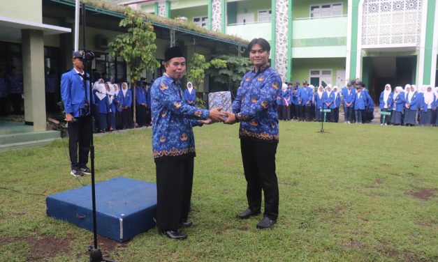 MTsN 5 Sleman Gelar Upacara Hari Pahlawan: Tanamkan Semangat “Pejuang Kemuliaan” di Kalangan Siswa