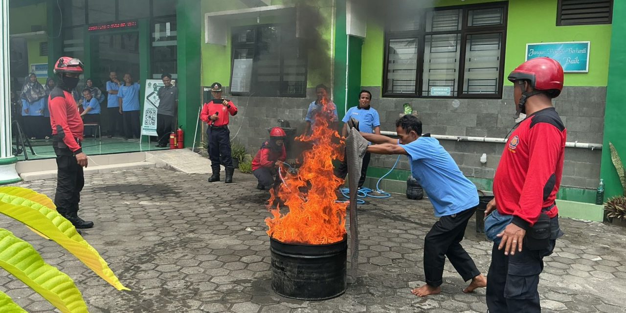 MTsN 5 Sleman Gelar Edukasi Mitigasi Kebencanaan Kebakaran untuk Guru dan Karyawan