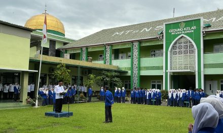 Wujudkan Indonesia Damai, MTsN 5 Sleman Gelar Upacara HAB Kemenag ke-80 dengan Semangat Transformasi Digital