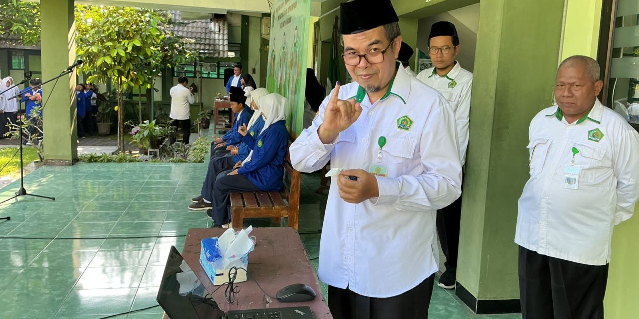OSIM MTsN 5 Sleman Gelar Pemilihan Ketua dan Wakil Ketua OSIM Secara Digital Voting