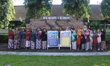 MTsN 5 Sleman Luncurkan Slogan “Ber-MARTaBat” pada Hardiknas 2026, Dorong Budaya Kerja Bermakna dan Profesional