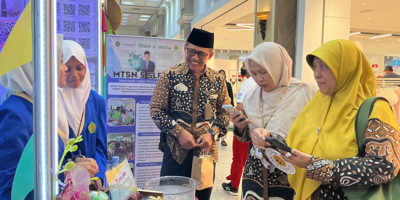 Stand Madrasah Cyber Diserbu! Doorprize Ludes, MTsN 5 Sleman Jadi Magnet di Hari Pertama JISS 2026