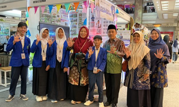 Madrasah Cyber MTsN 5 Sleman Curi Perhatian di JISS 2026, Ratusan Pengunjung Padati Booth dan Coba Teknologi VR
