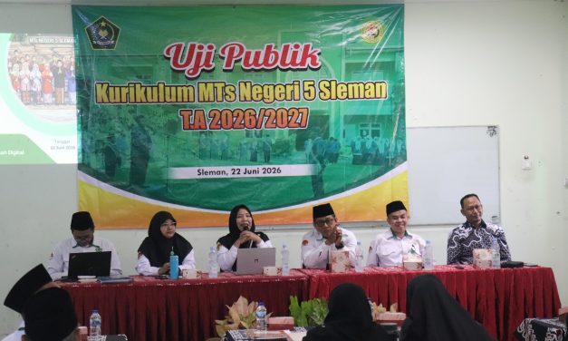 Menuju Madrasah Semakin Bermartabat, MTsN 5 Sleman Uji Publik Kurikulum Bersama Stakeholder