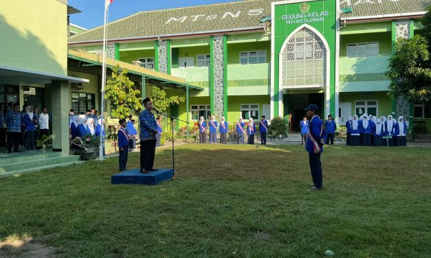 Peringati Hari Lahir Pancasila, MTsN 5 Sleman Ajak Siswa Meneladani Nilai-Nilai Kebangsaan