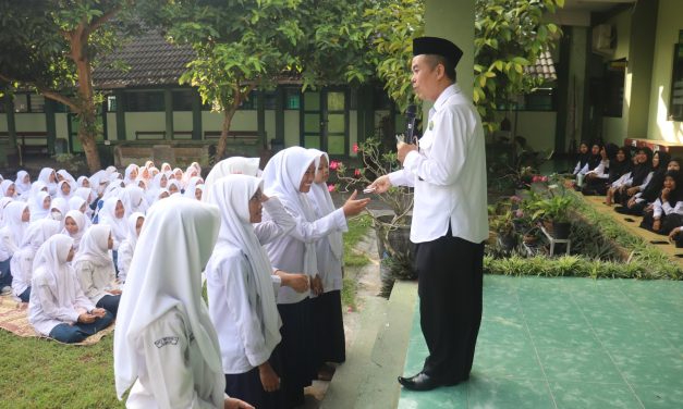 Sambut Tahun Baru Hijriah, MTsN 5 Sleman Gelar Pengajian dan Ajak Siswa Meneladani Semangat Hijrah Rasulullah