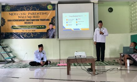 Hadapi Tantangan Generasi Alpha, MTsN 5 Sleman Bekali Orang Tua Kelas IX melalui Parenting Inspirati
