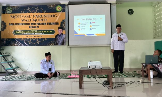 Hadapi Tantangan Generasi Alpha, MTsN 5 Sleman Bekali Orang Tua Kelas IX melalui Parenting Inspirati