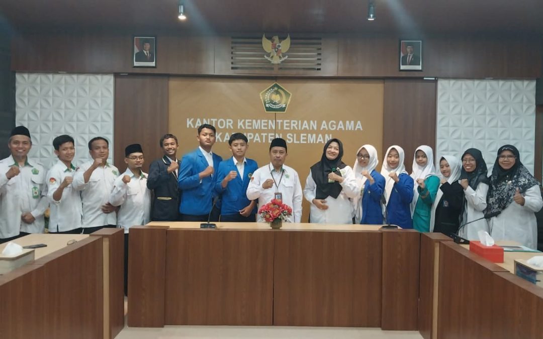 Sowan ke Kemenag Sleman, Tim Roket Air MTsN 5 Sleman Mohon Doa Restu Menuju Kompetisi Nasional